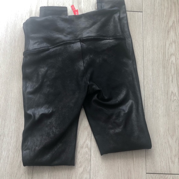 *SOLD* Spanx faux leather pleather leggings medium - Picture 5 of 14